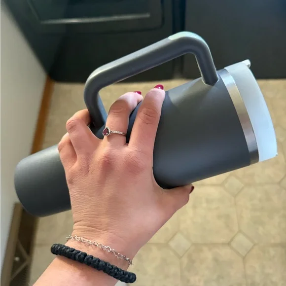 Stanley Cup Teal accents, NO STRAW - Picture 3 of 7